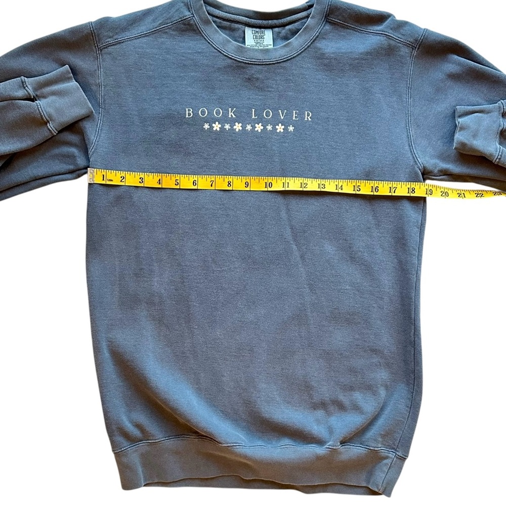 Denim Blue 'Book Lover'‎ Graphic Flower Crewneck Sweatshirt Size Small - Picture 4 of 6